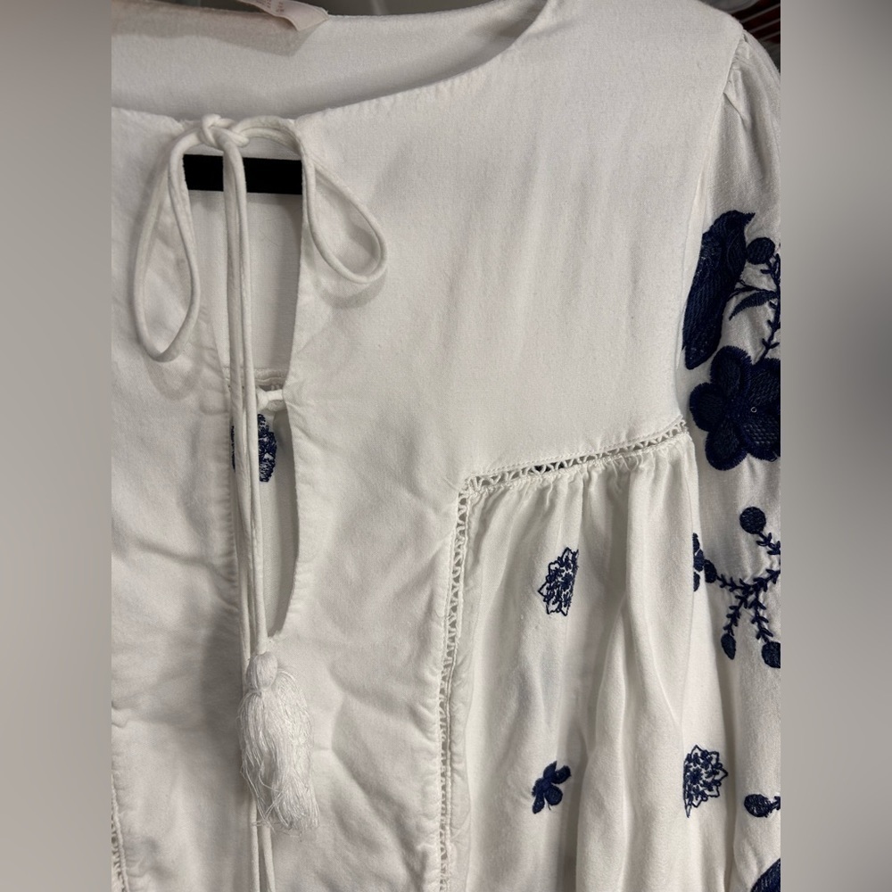 Zara Embroidered White and Blue Blouse - Picture 2 of 7